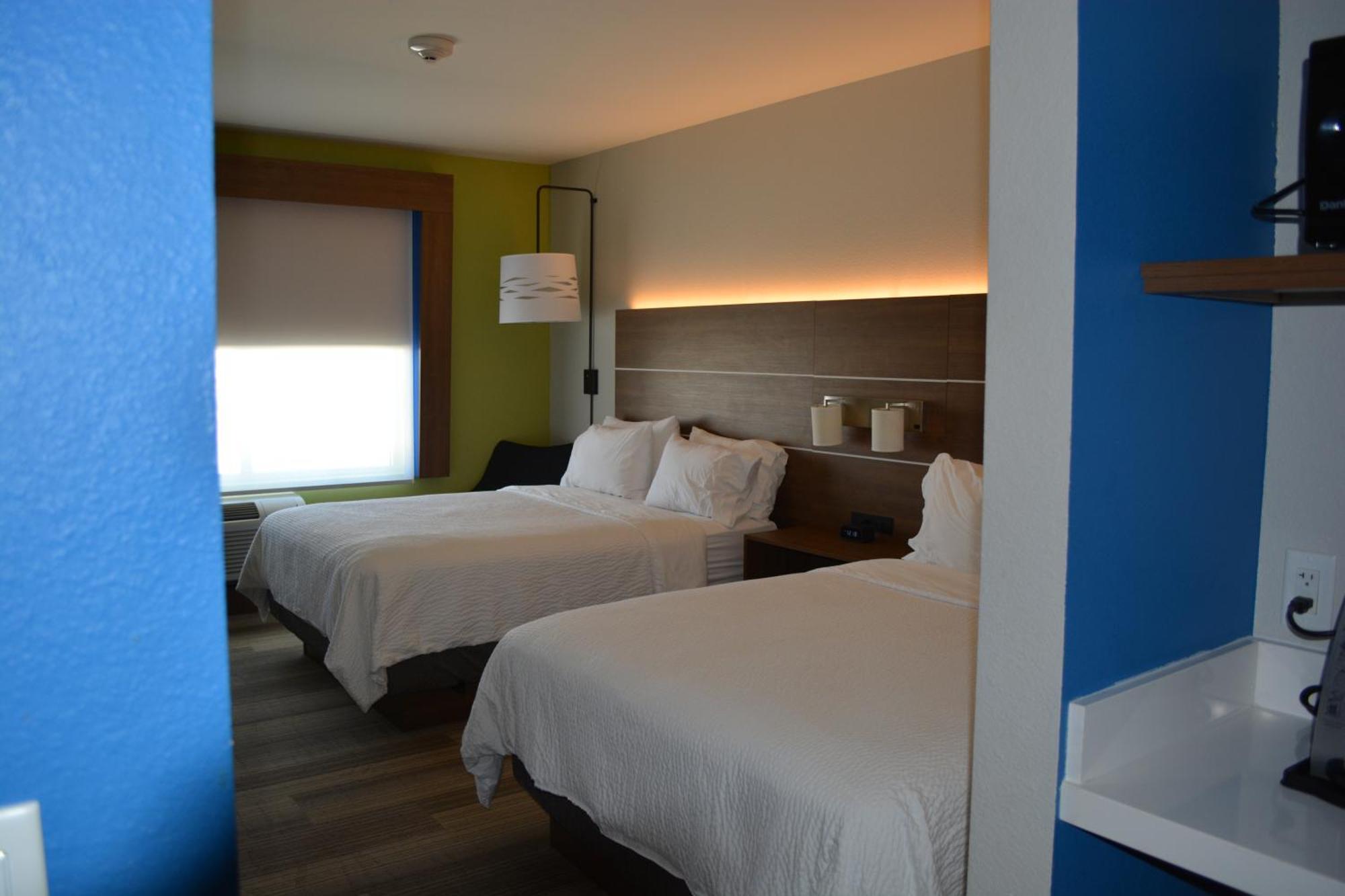 Holiday Inn Express & Suites Либерал Экстерьер фото