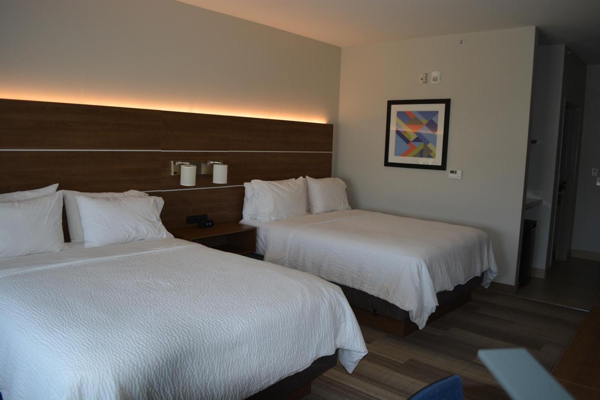 Holiday Inn Express & Suites Либерал Экстерьер фото